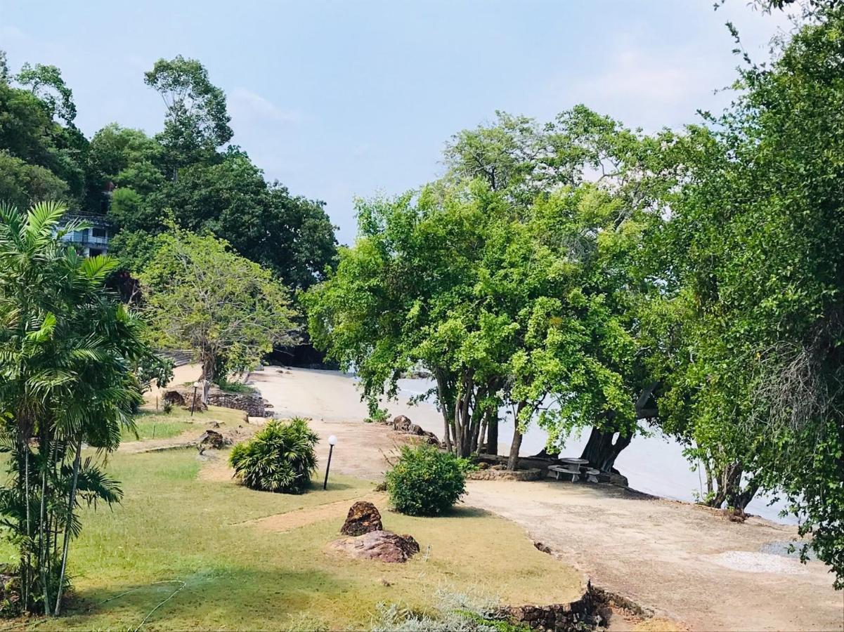 Baan Rug Nam Sai Villa Klaeng Exterior photo